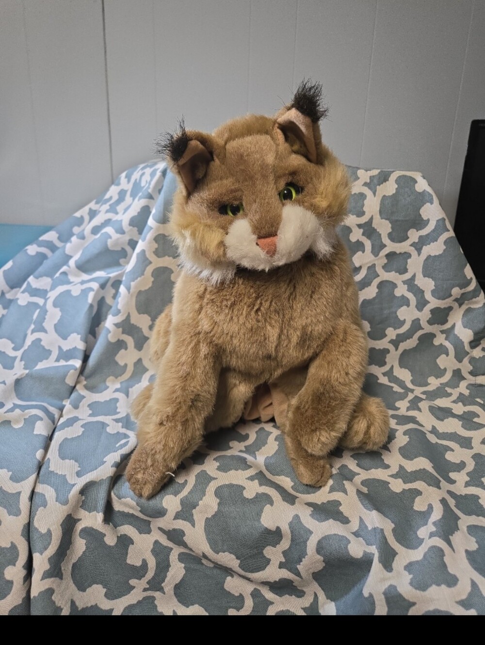 FOLKMANIS 15IN REALISTIC FULLBODY BOB CAT HAND PUPPET